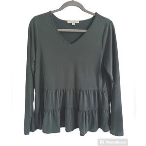 Boho, Green Envelope top. Like new. Size S